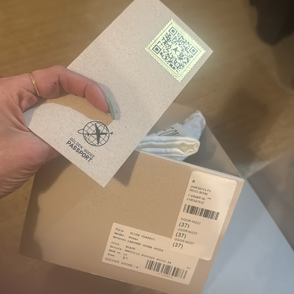 Like New Golden Goose Slide Classic Sneaker black with studs - Picture 3 of 5